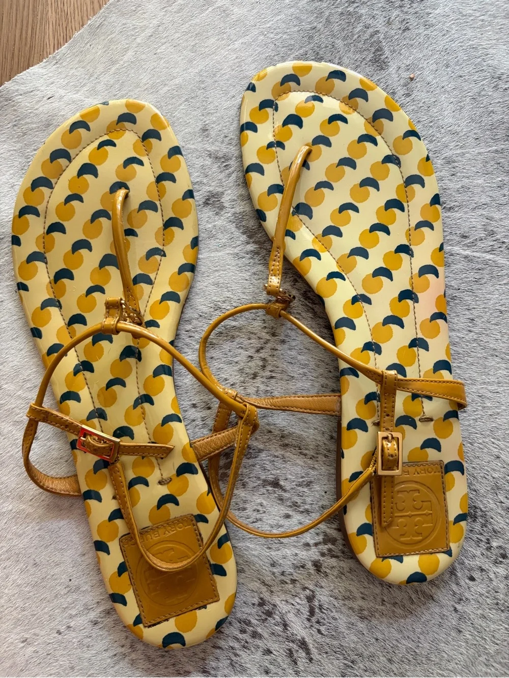 Tory Burch Yellow & Navy Patterned Insole Tan Logo Strappy Sandals